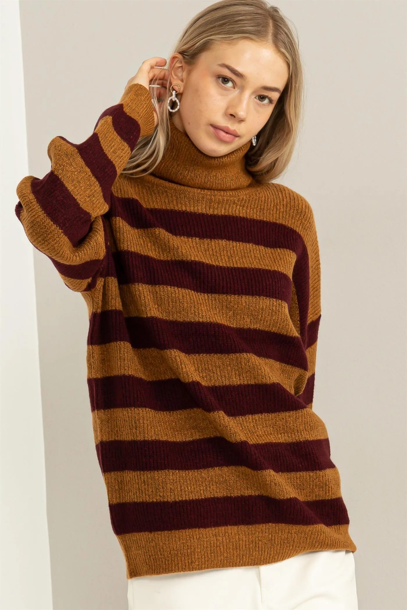 DZ23F079-Flawless Striped Turtleneck Sweater