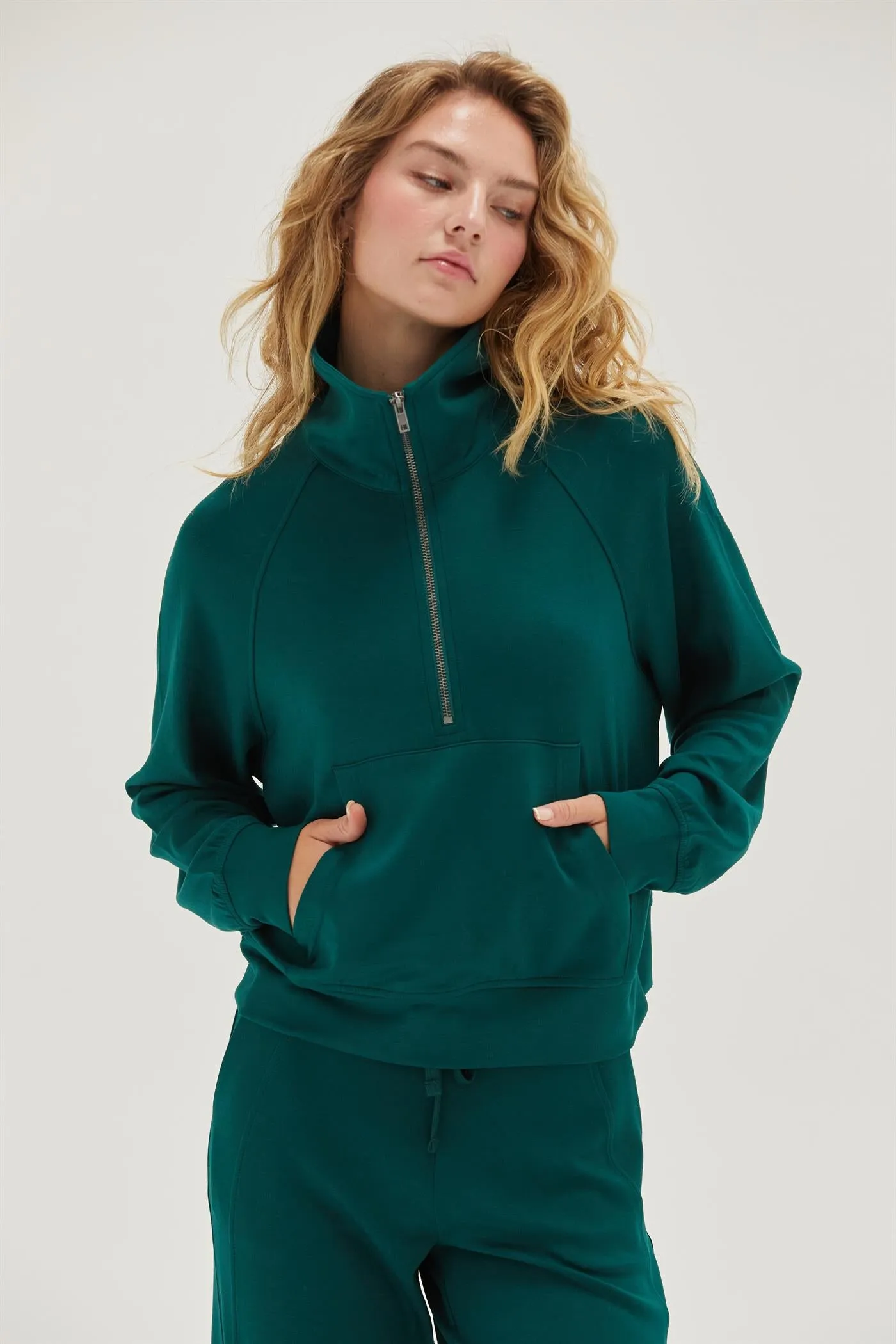 DZ24E543-HALF ZIP-UP COLLAR SWEATSHIRT