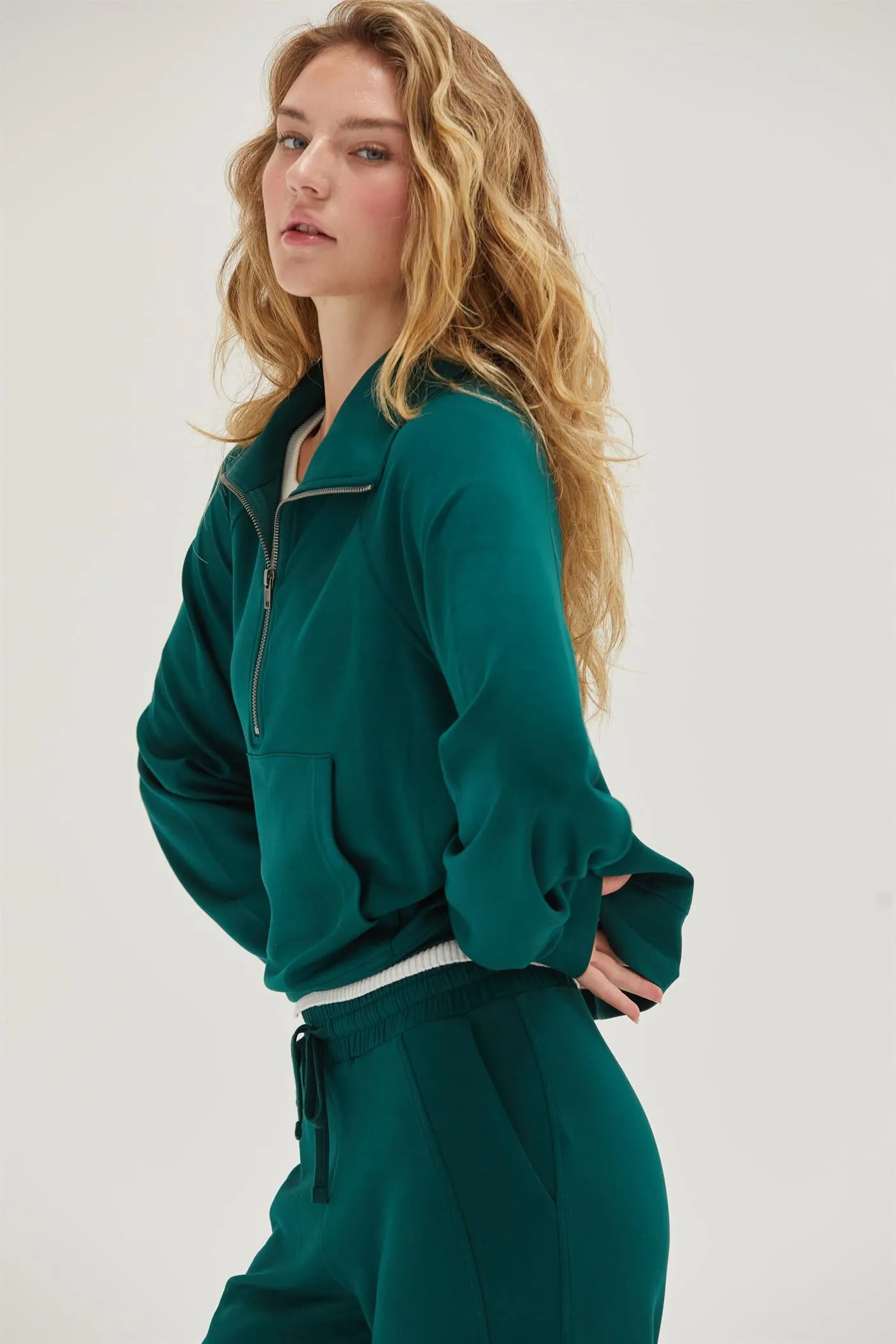 DZ24E543-HALF ZIP-UP COLLAR SWEATSHIRT