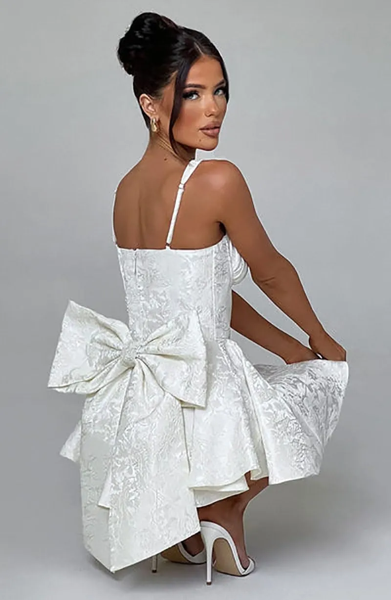 Embroidery Satin Short Homecoming Dresses Spaghetti Straps Puffy Mini Cocktail Party Gowns with Bow Back