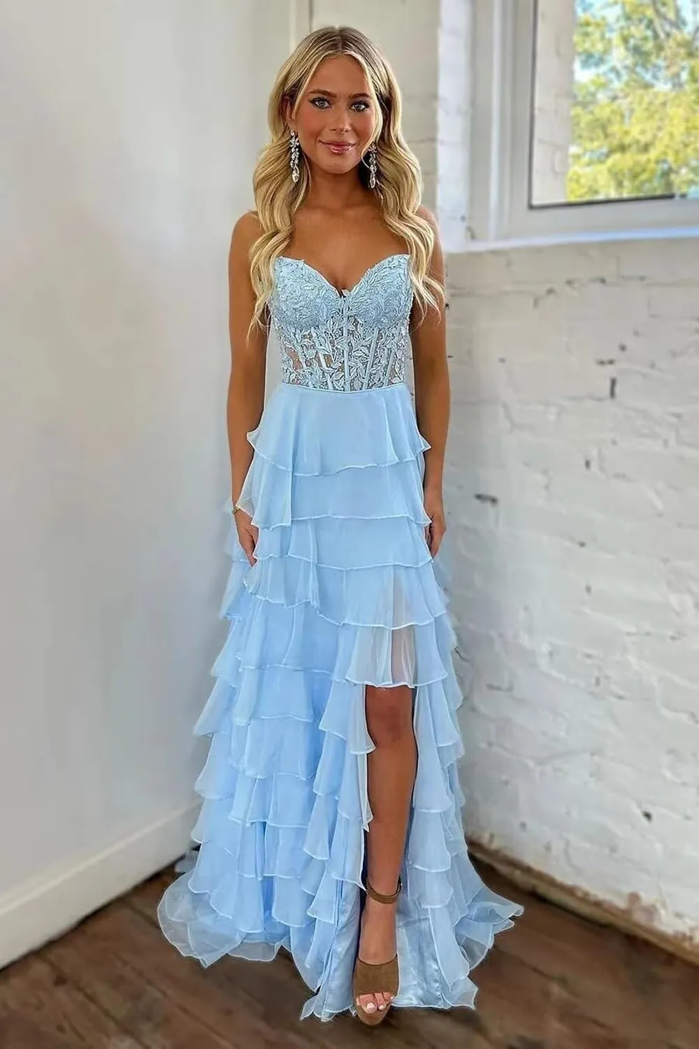 Women's Spaghetti Strap Lace Tiered Prom Dress 2025 Ruffle Sweetheart Chiffon Formal Evening Dress
